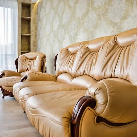 Leogrand Z Panoramoyu Lvova * Lviv