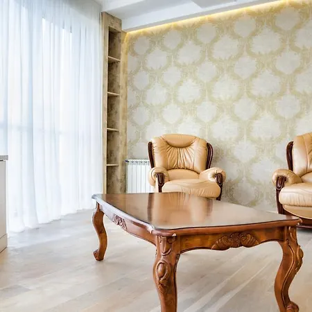 Leogrand Z Panoramoyu Lvova * Lviv