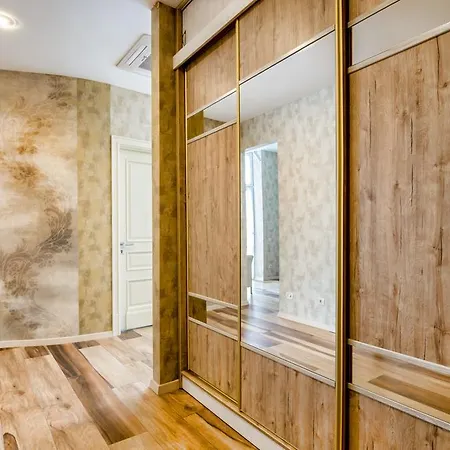 Leogrand Z Panoramoyu Lvova Apartman *